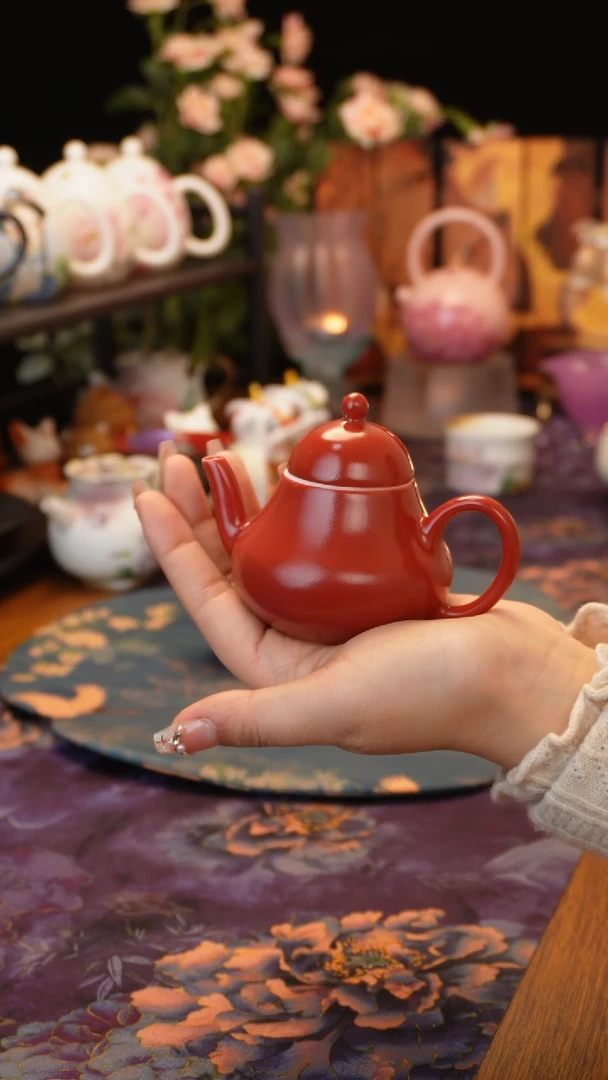 【闪购商品】宝石红思婷壶·····