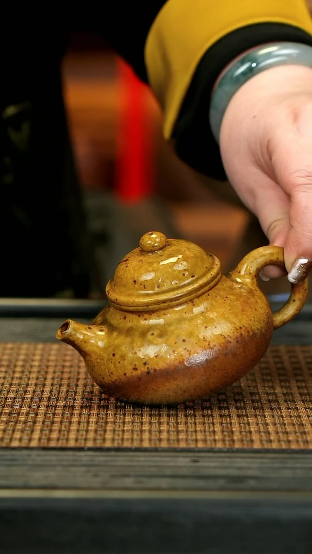 【闪购商品】紫砂茶壶GFY62容天 金丝楠柴烧