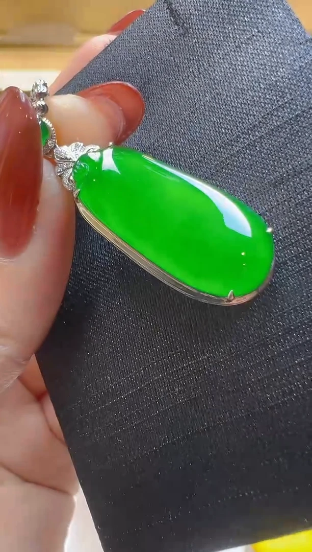 【闪购商品】翡翠吊坠(不含链)18K金镶嵌多样性团购发一件