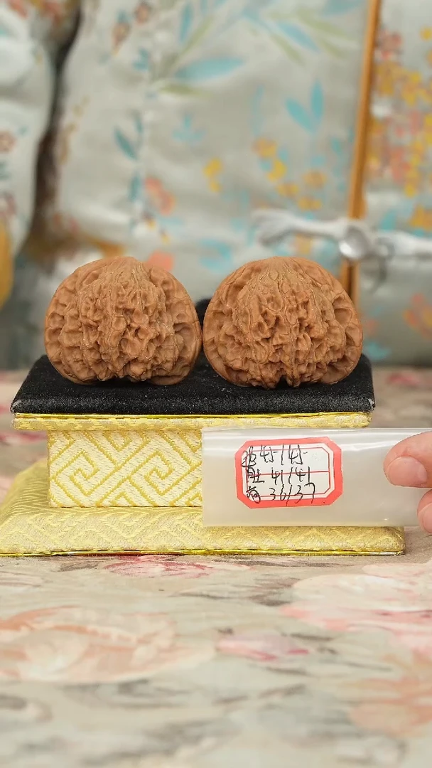 【闪购商品】文玩核桃把件兴隆狮子头