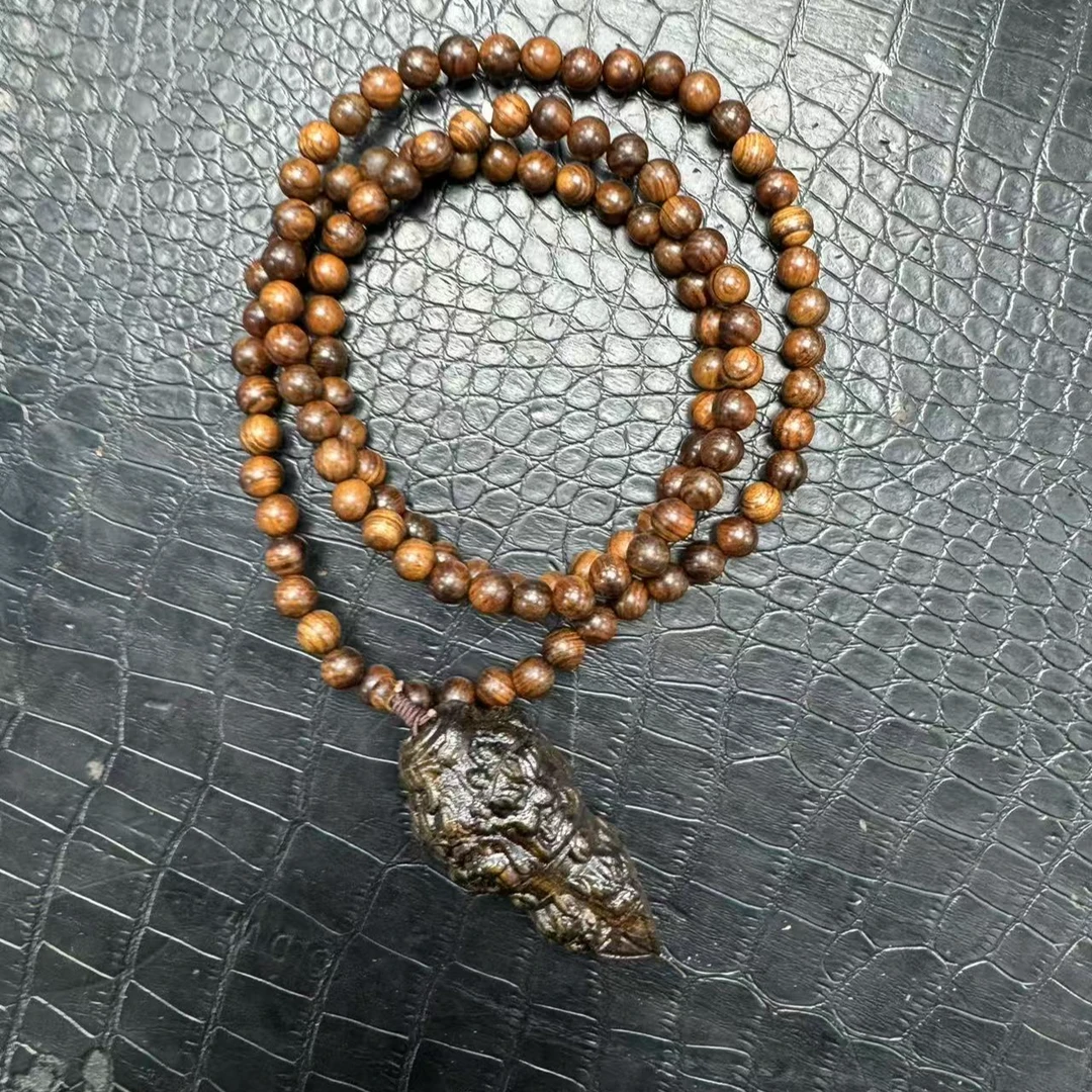 A242印度尼西亚文玩吊坠一套