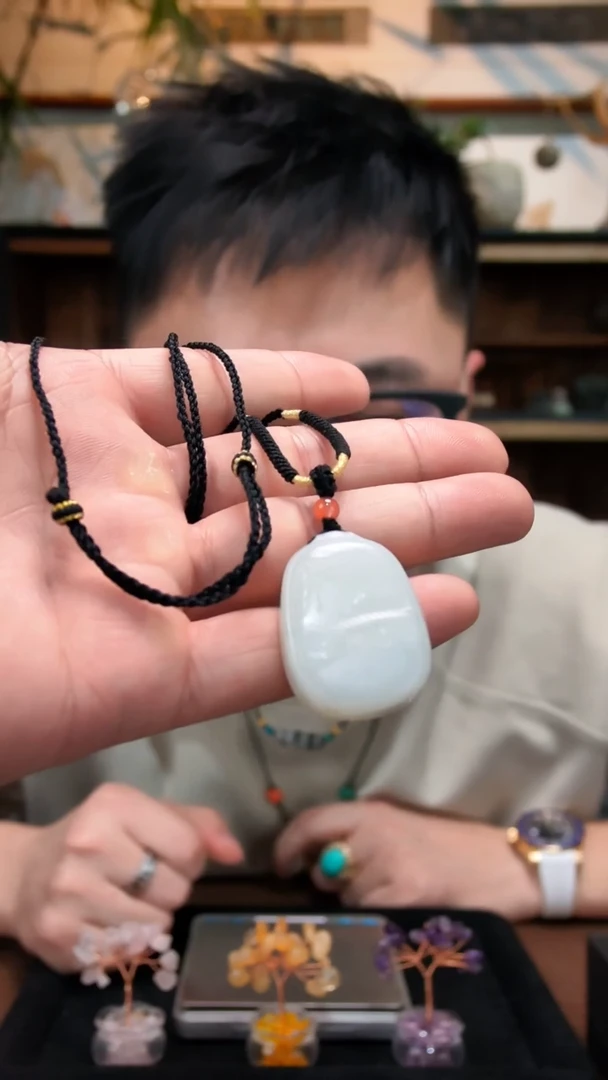 颈饰未镶嵌和田玉白玉山水吊坠ZD