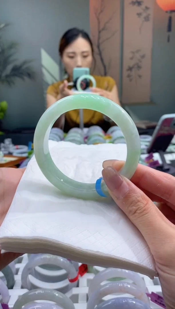 未镶嵌手镯翡翠000086484