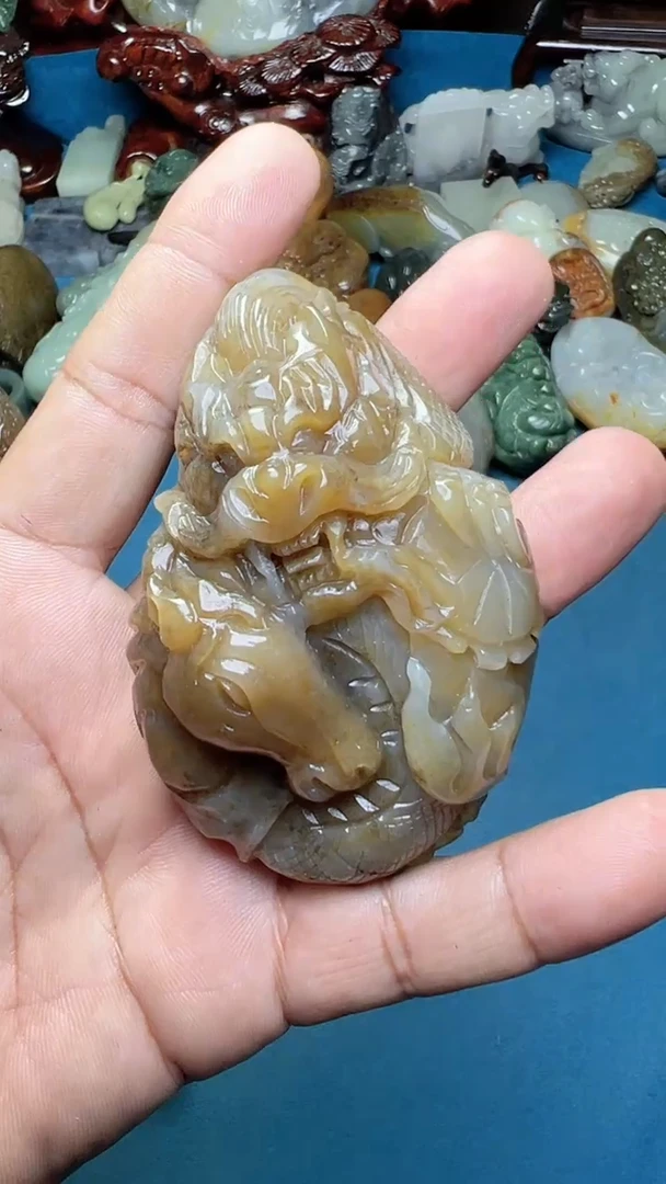 和田玉未镶嵌把件-