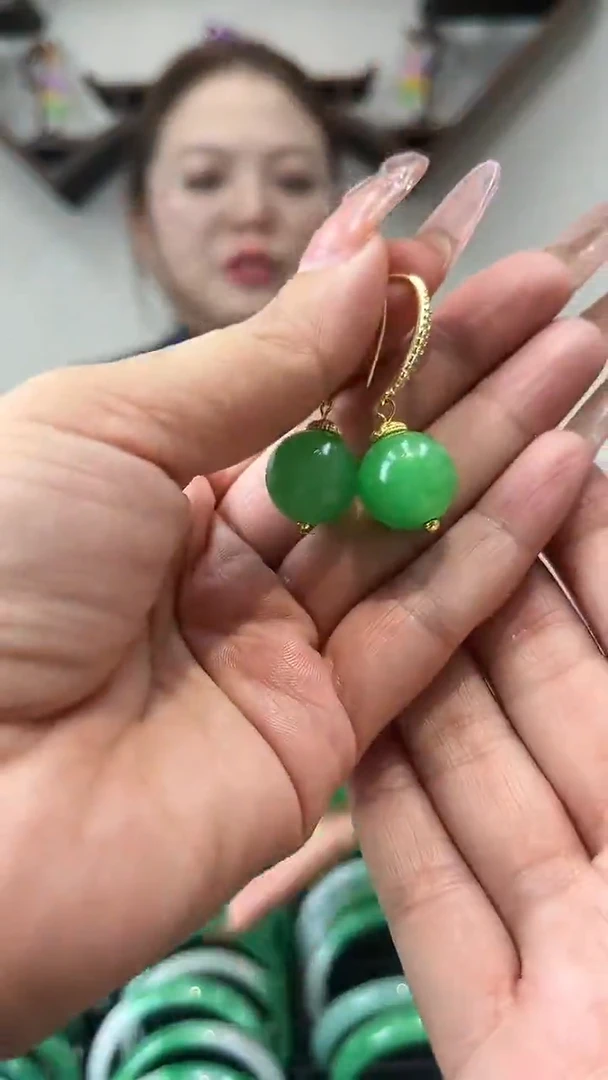 【闪购商品】砖雕a31 满色果阳绿耳坠