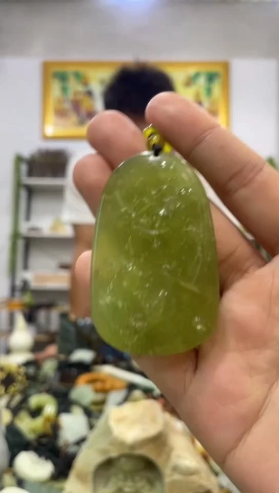 未镶嵌岫玉吊坠
