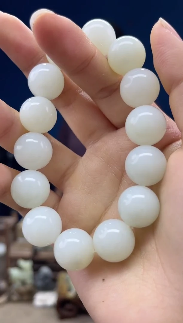 和田玉未镶嵌颈饰1