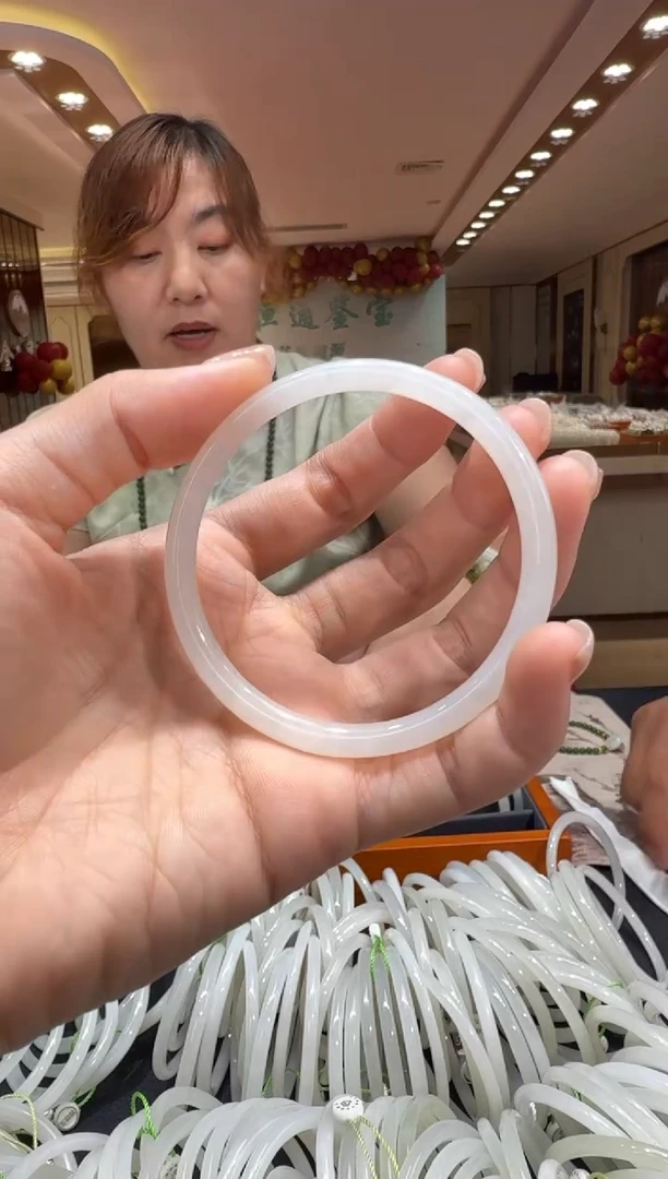 和田玉未镶嵌颈饰手镯58