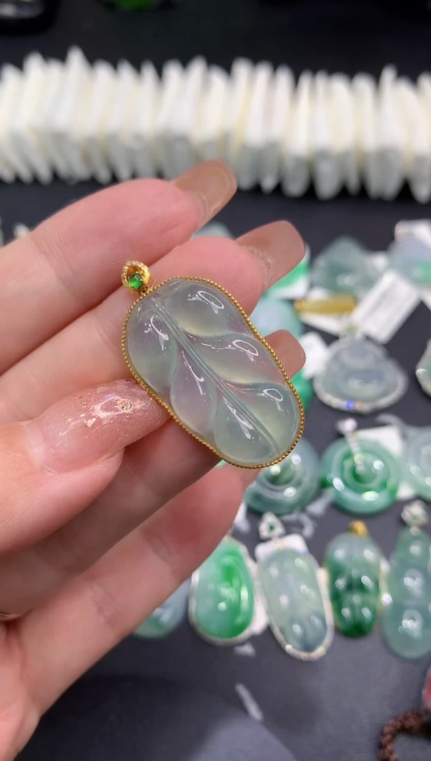 吊坠(不含链)18K金镶嵌翡翠11