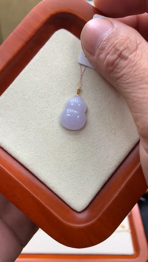 翡翠18K金镶嵌吊坠(不含链)葫芦