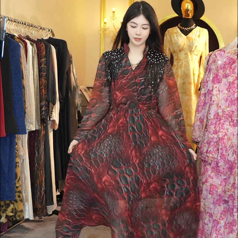 2025年亮片钉珠印花连衣裙女春装重工烫钻欧式复古收腰阔太太长裙