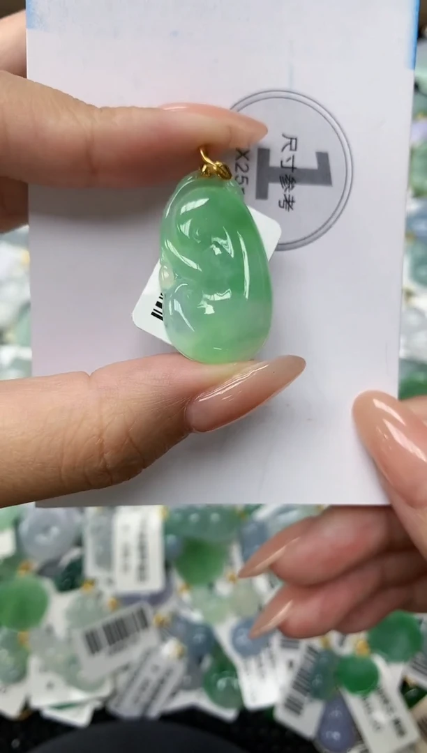 颈饰18K金镶嵌翡翠11111111111