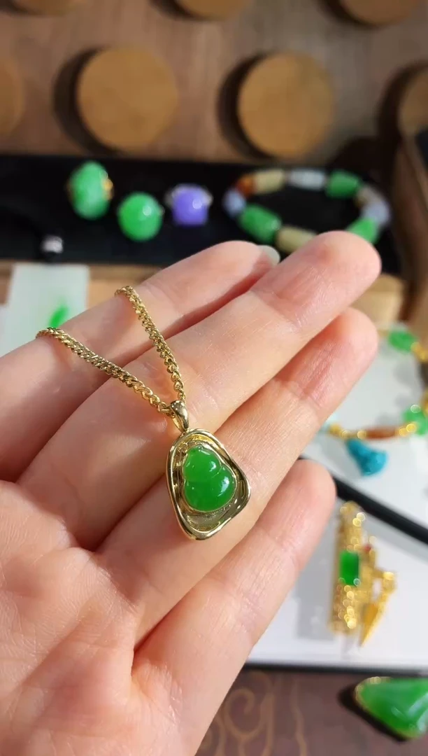 吊坠(不含链)18K金镶嵌翡翠吊坠