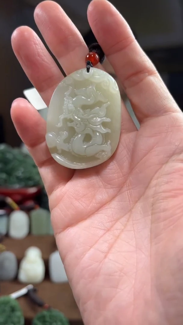 颈饰未镶嵌和田玉·