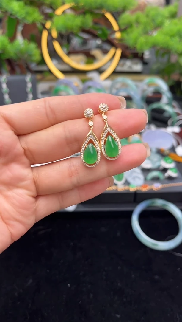 18K金镶嵌翡翠耳坠耳坠