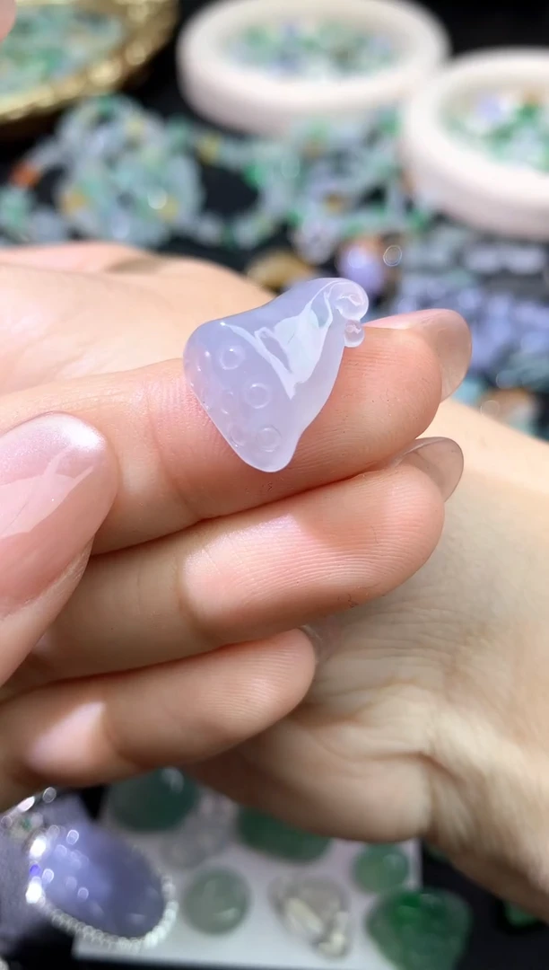 颈饰未镶嵌翡翠吊坠