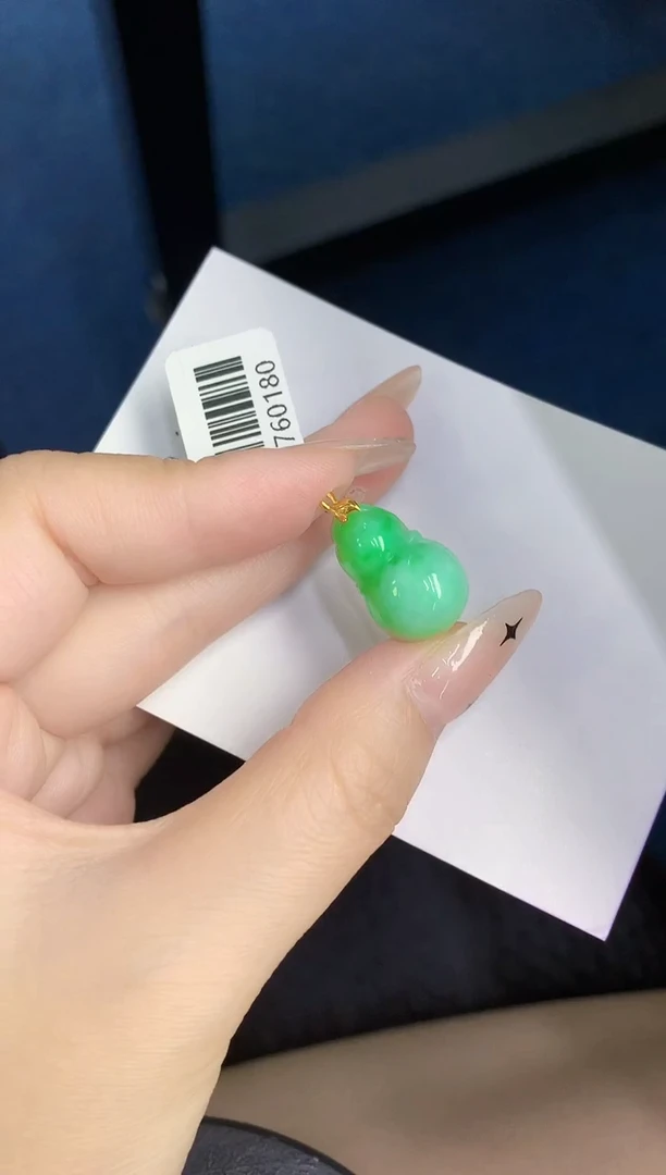 颈饰18K金镶嵌翡翠缅甸天然翡翠A货