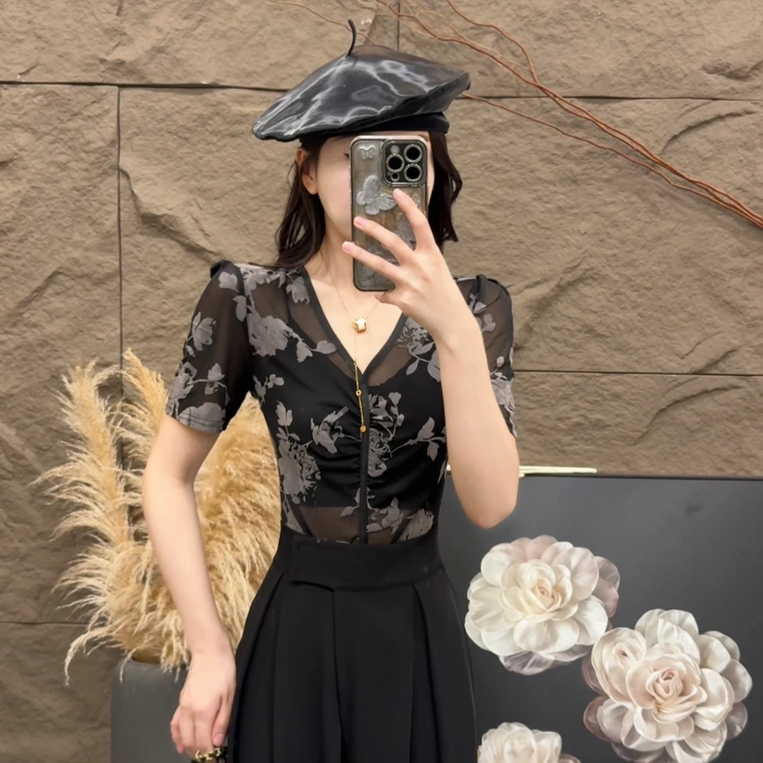 范范力推--2025夏季新款印花短袖T恤女法式高级感小众气质上衣