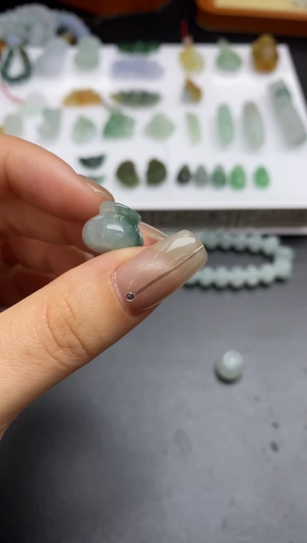 【闪购商品】定制翡翠未镶嵌翡翠毛货~