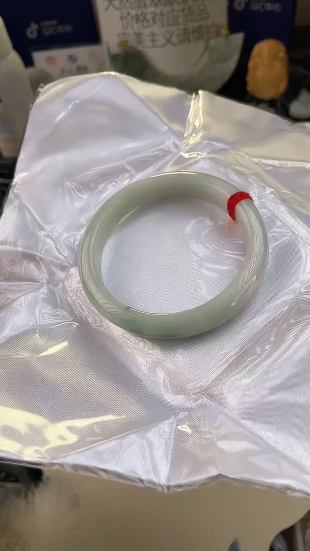 未镶嵌手链翡翠红*定制翡翠