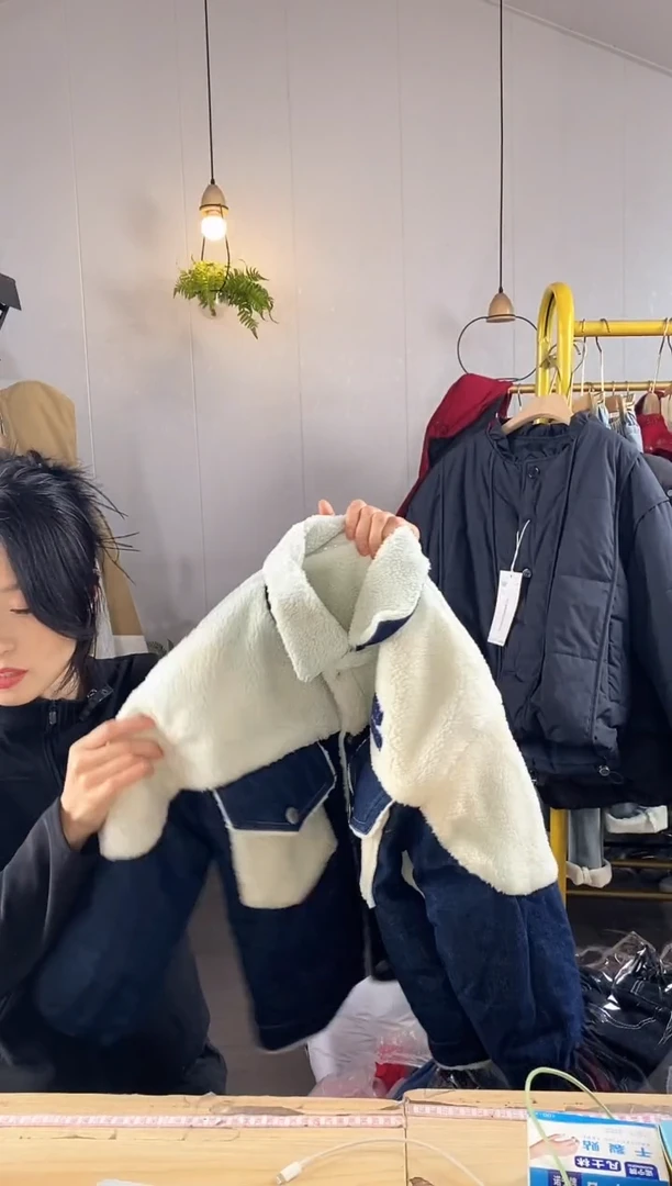 140码牛仔拼结外套640