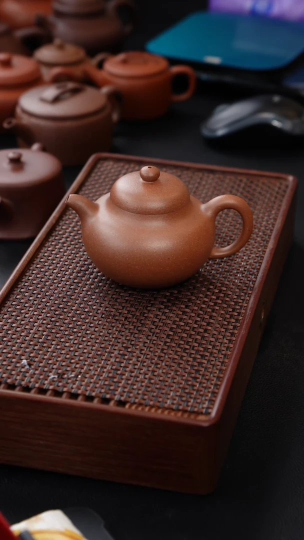 【闪购商品】柿园 190CC 降坡墨绿泥 原矿紫砂壶