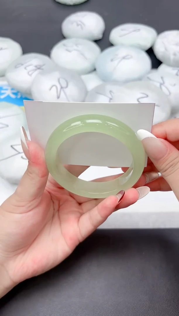 未镶嵌手镯石英质玉238-57.4