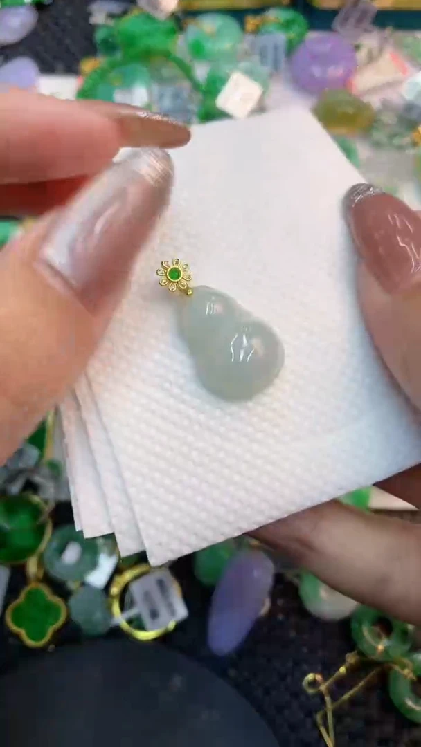 颈饰未镶嵌翡翠1