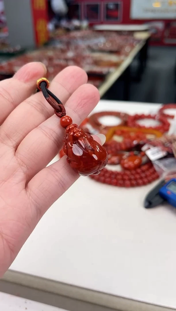 南红玛瑙貔貅吊坠未镶嵌一个/条