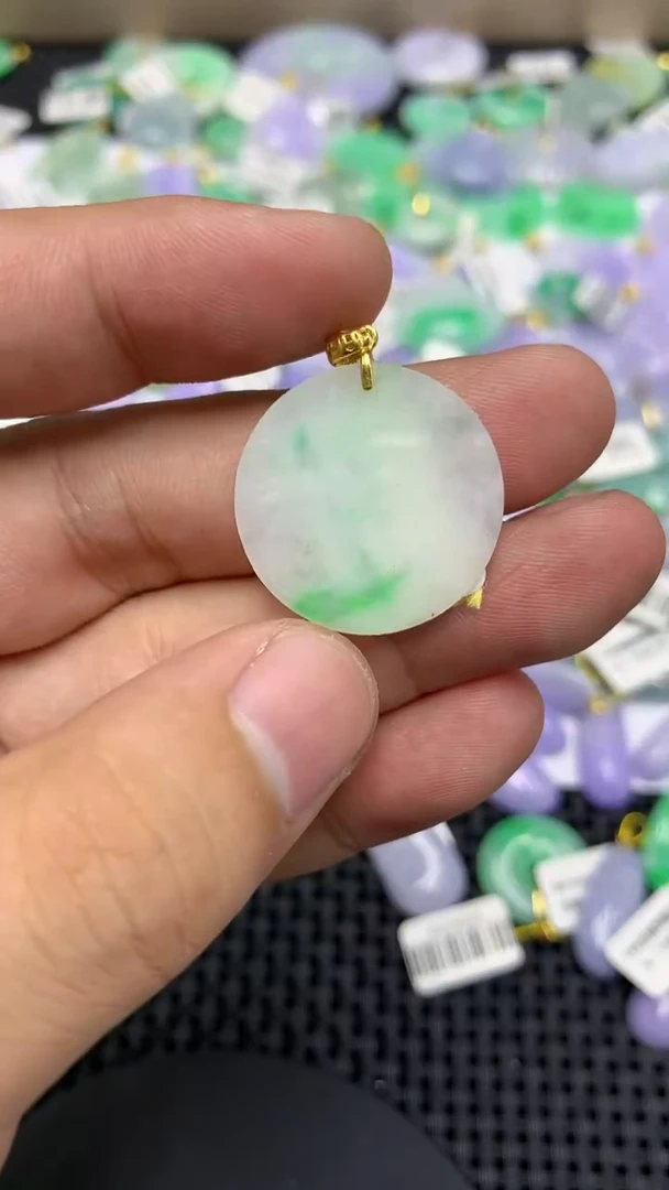 颈饰未镶嵌翡翠天然缅甸翡翠A货