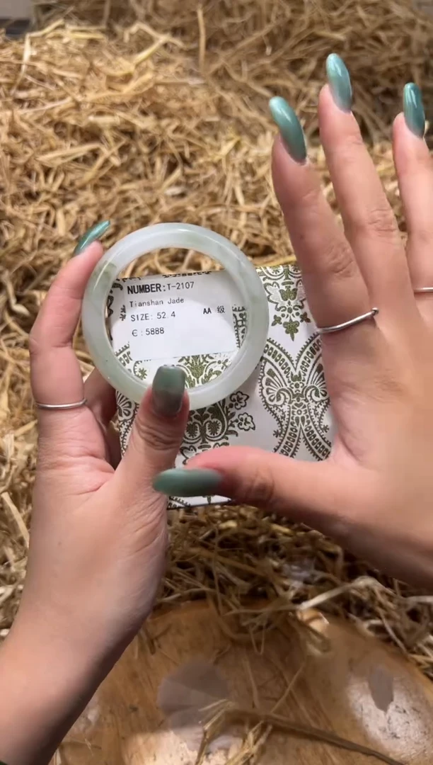 未镶嵌手镯石英质玉T2107B