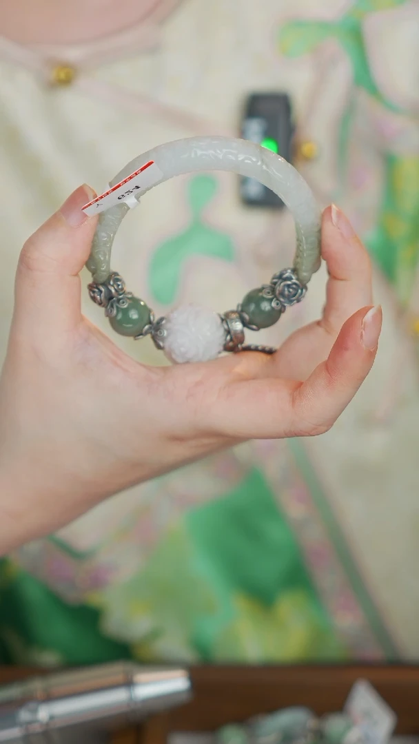 翡翠手镯未镶嵌58圈624