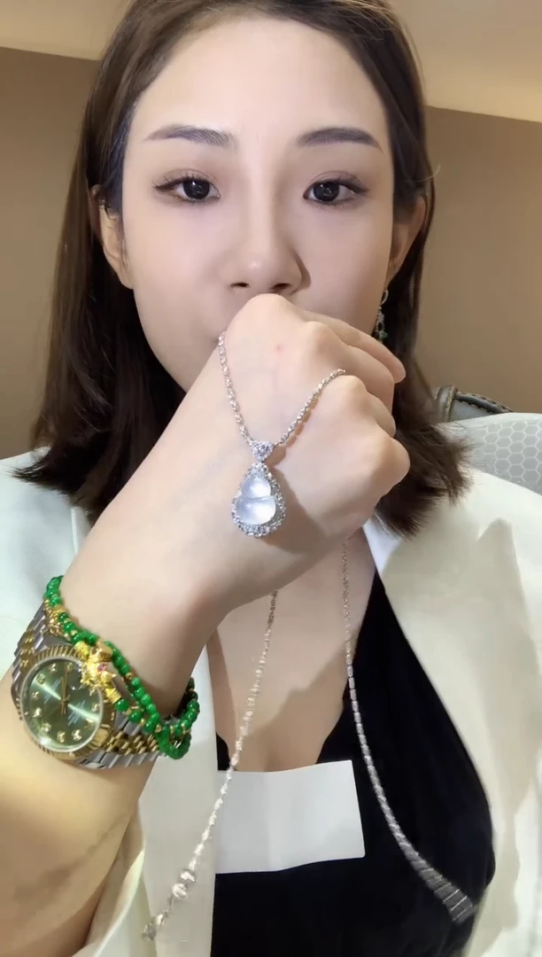 吊坠(不含链)18K金镶嵌翡翠A31 不含链 多样性发货一件