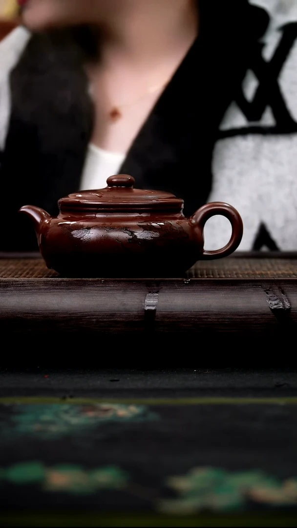 茶壶紫砂扁腹 革紫泥