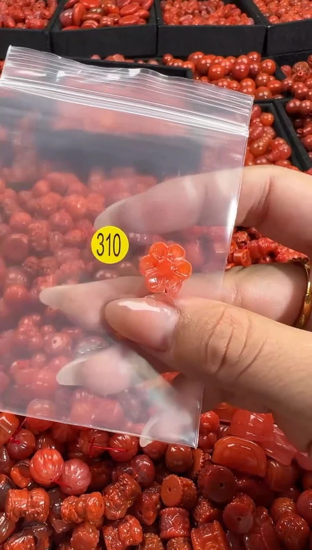 颈饰未镶嵌南红玛瑙1