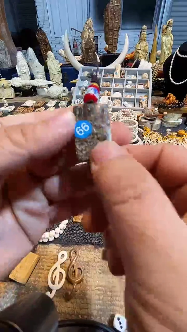 泥塑不****陆小把玩件摆件