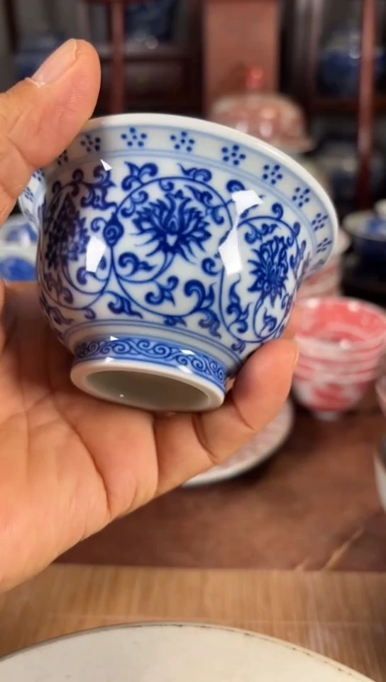 柴窑青花缠枝莲永乐压手杯杯