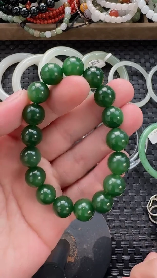 颈饰未镶嵌和田玉12mm碧玉手串