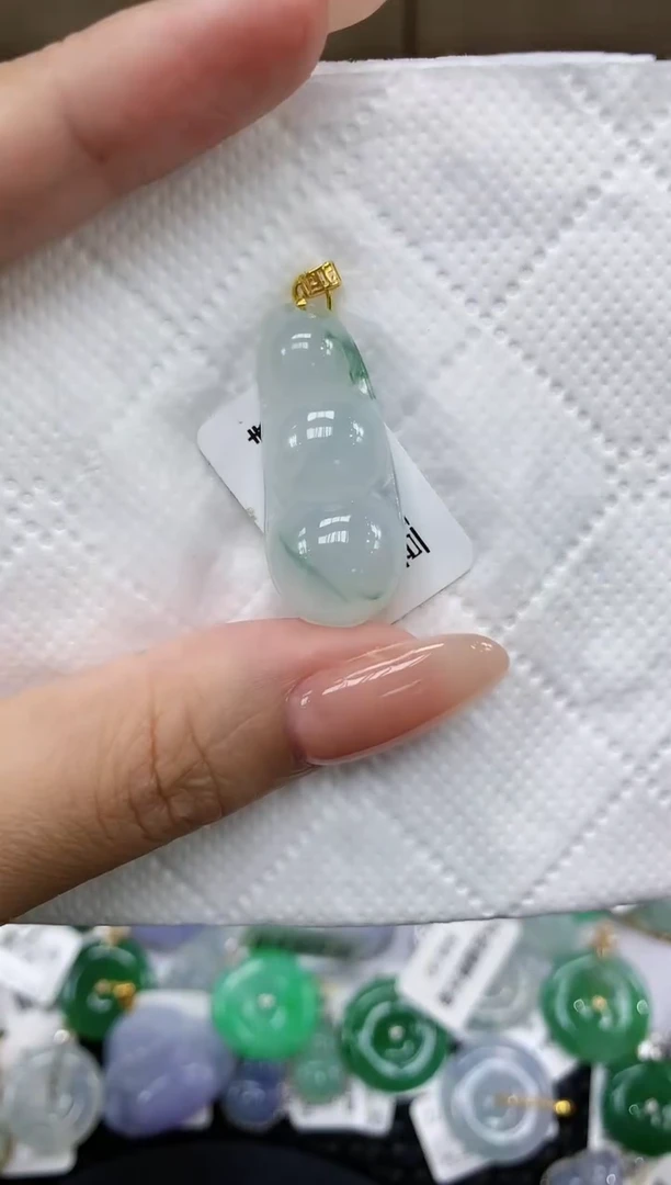 颈饰18K金镶嵌翡翠11111111111