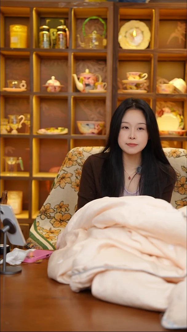 陶34-伊豆無鄰天丝贡缎蚕丝被8斤--玉胭脂