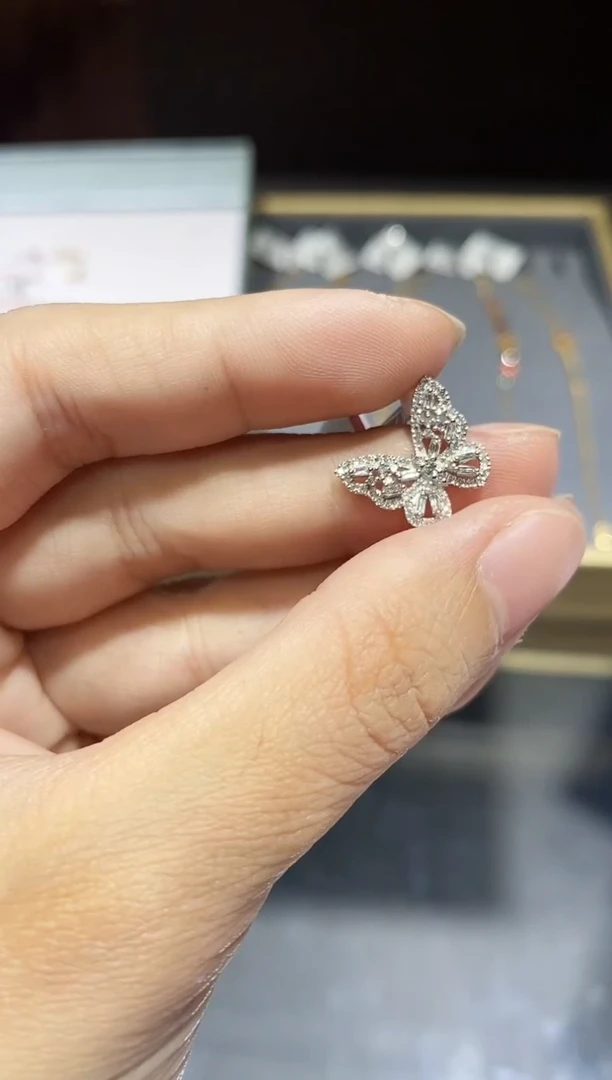 吊坠(不含链)18K金镶嵌钻石