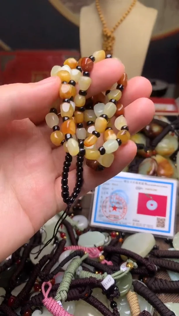 颈饰未镶嵌和田玉新疆料青海料清水和田玉，拍一发一随机发货