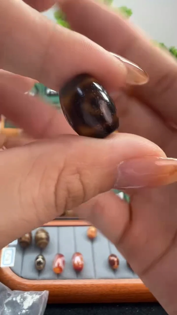 玛瑙/玉髓（覆膜）颈饰未镶嵌42.（微瑕随机发货）