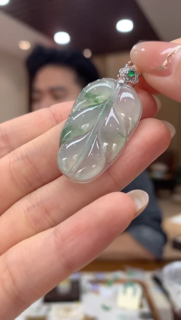 吊坠(不含链)18K金镶嵌翡翠叶子