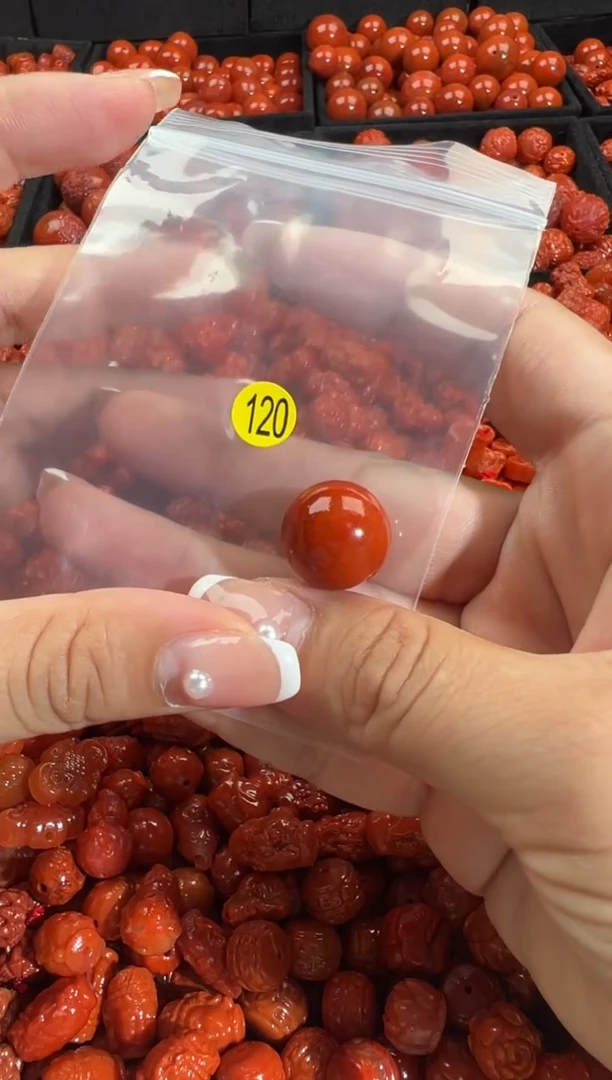 颈饰未镶嵌南红玛瑙1