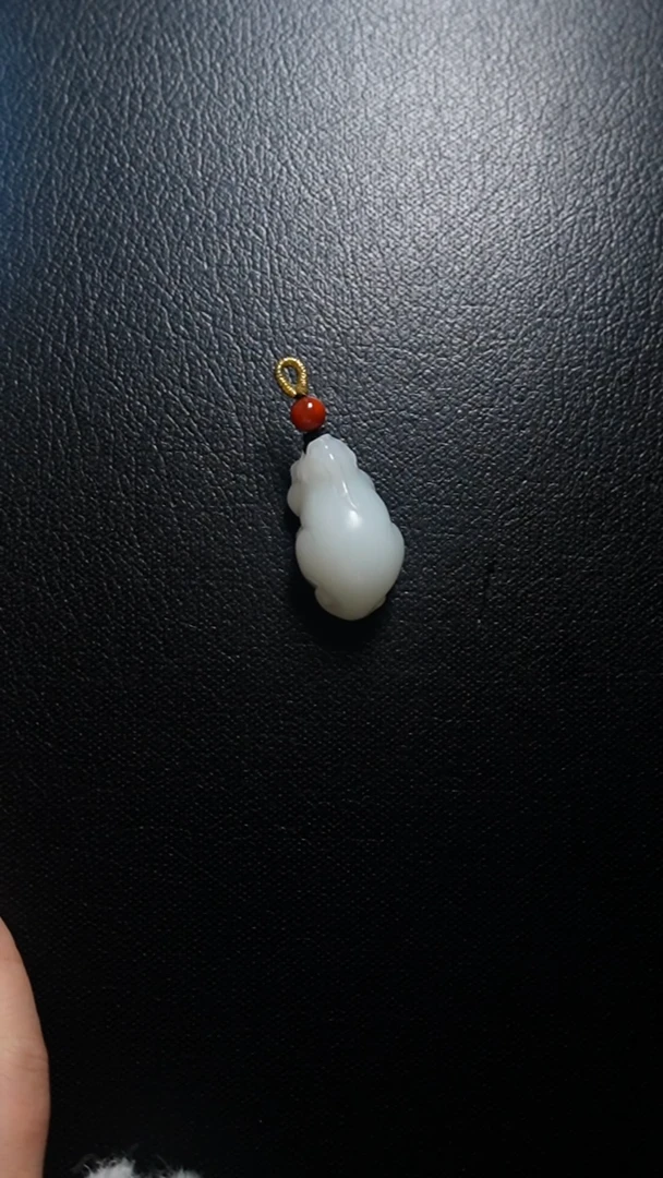 颈饰未镶嵌和田玉貔貅