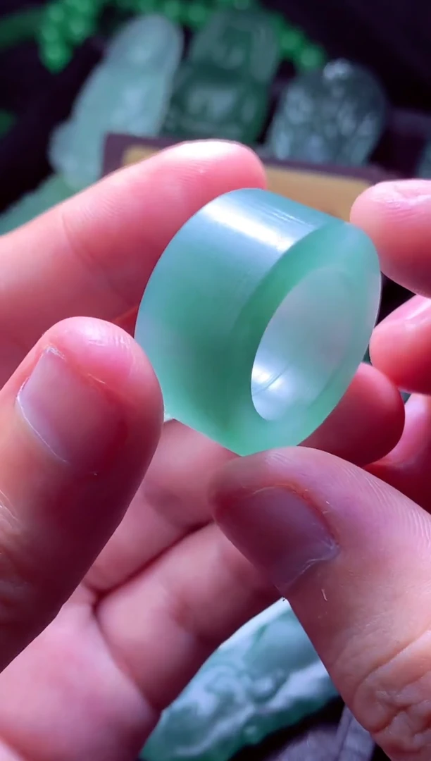 定制翡翠未镶嵌天然缅甸翡翠A货毛货多样性发