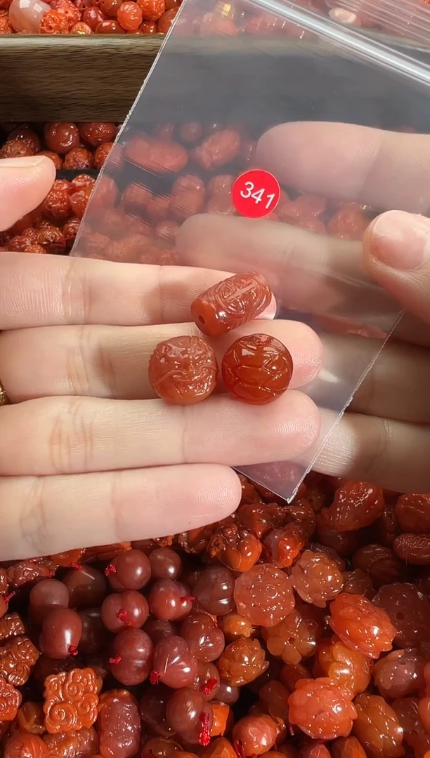 颈饰未镶嵌南红玛瑙1