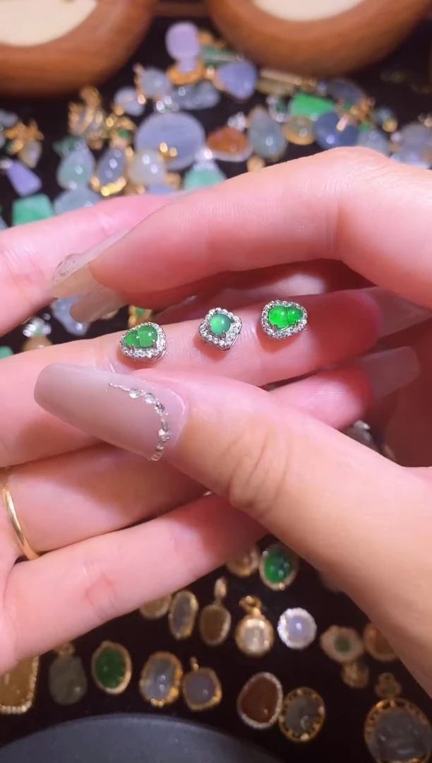 颈饰银S925镶嵌翡翠天然A货翡翠