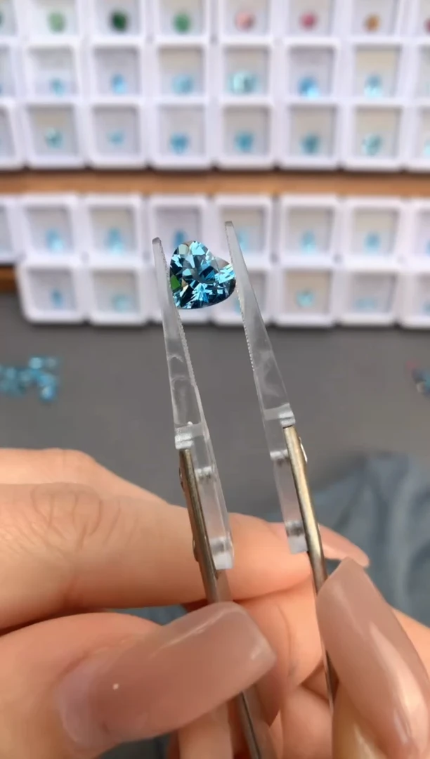 未镶嵌裸石定制海蓝宝石1.79ct 超圣 04073